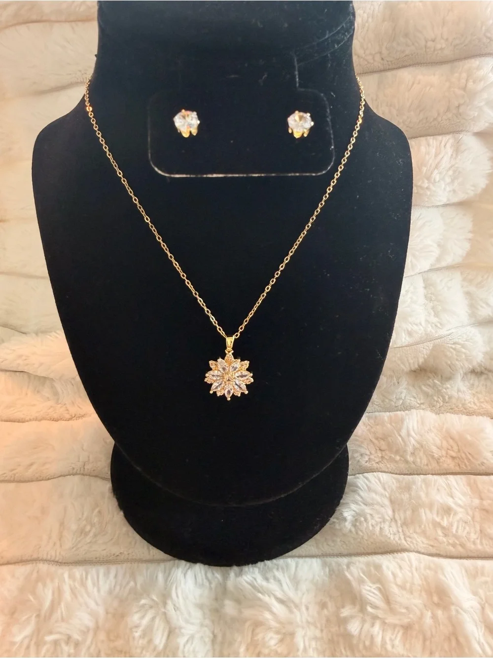 Gold Floral Crystal Pendant Necklace and Stud Earrings Set - Gold